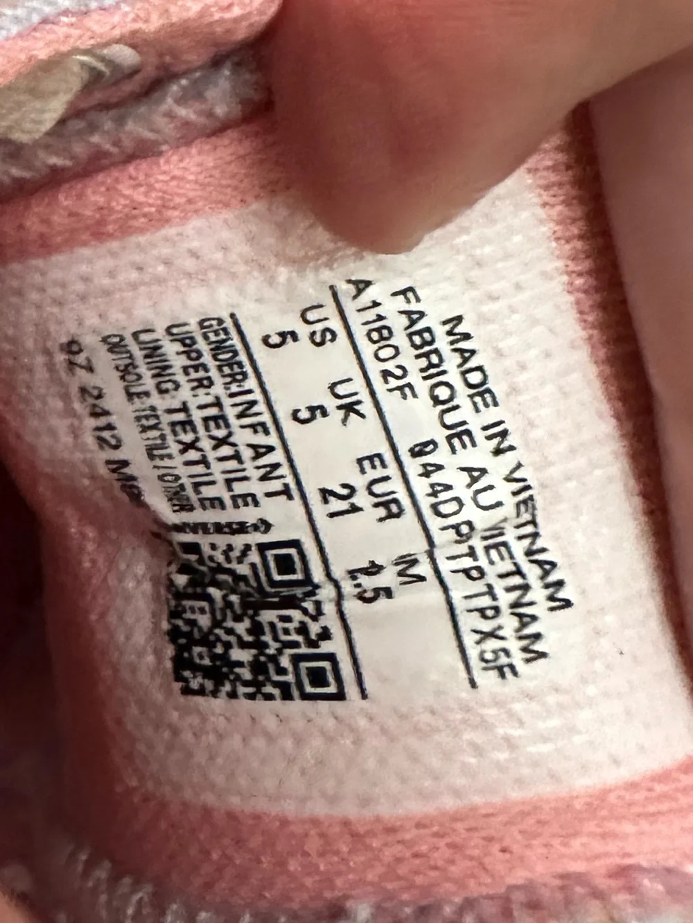 Converse Kids Low Top Sneakers in Light Pink and White
